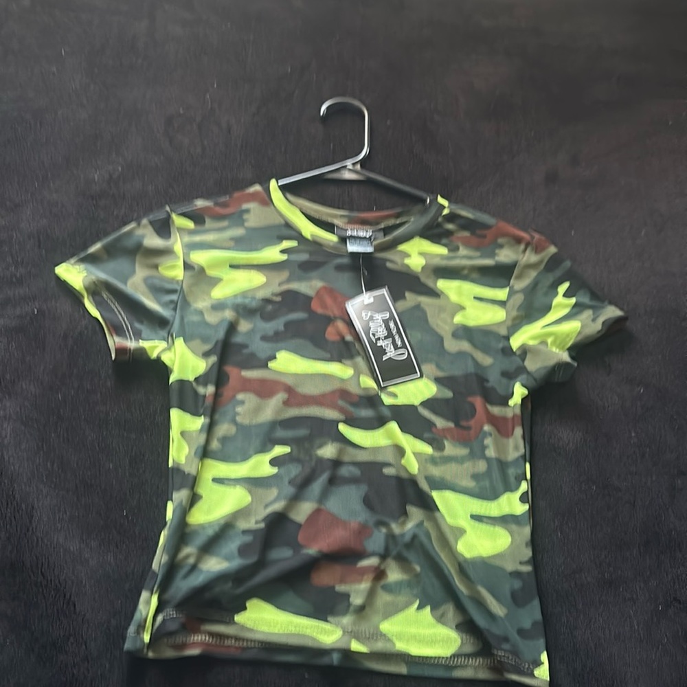 Neon camo size m nwt